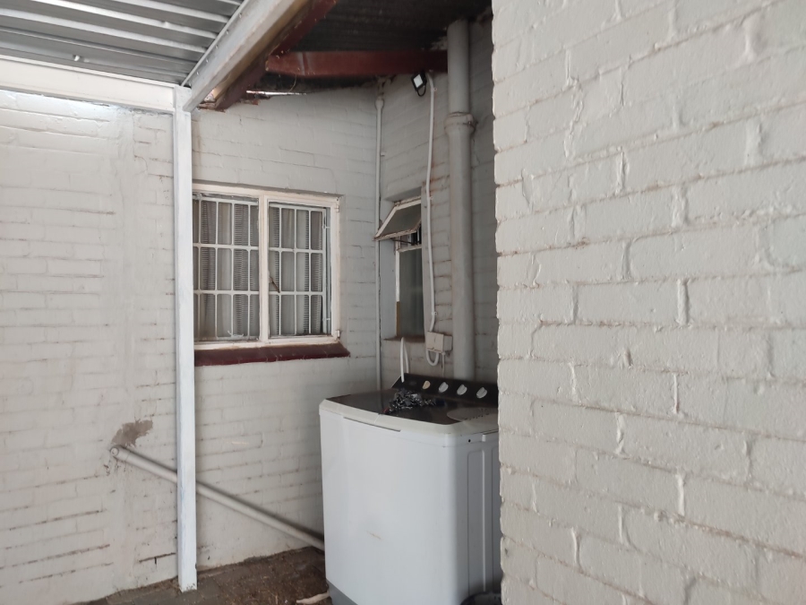 8 Bedroom Property for Sale in Brandwag Free State